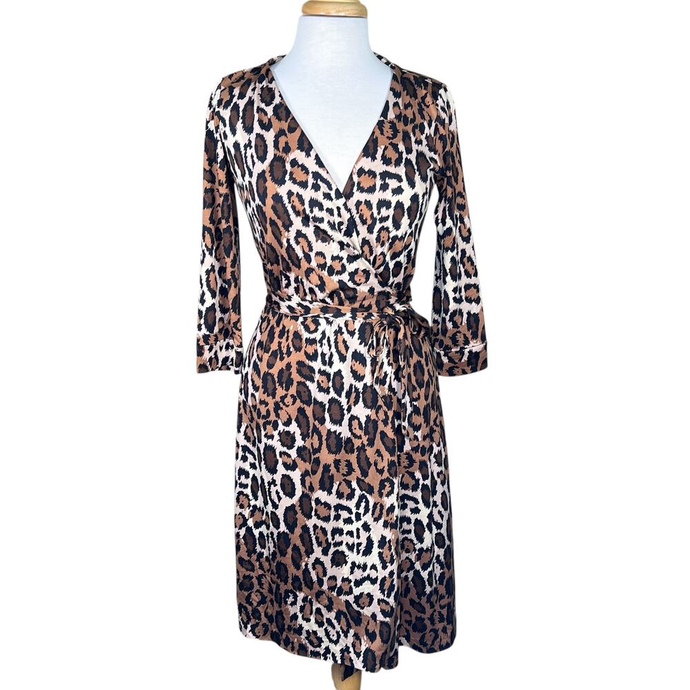 Diane von Furstenberg Women’s Silk Animal Print Midi Wrap Dress Size 8 EUC